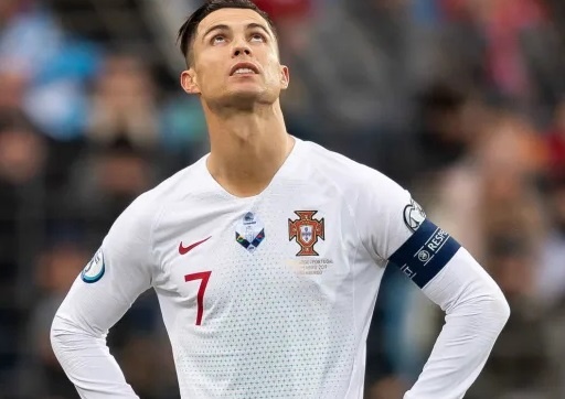 Euro 2020 truoc nguy co bi hoan vi Covid-19 hinh anh