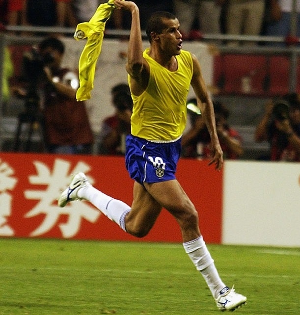 Ronaldinho anh 10