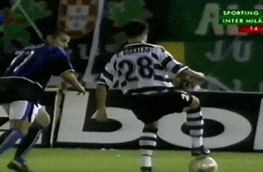 Thuoc phim ve Cristiano Ronaldo nam 14 tuoi hinh anh