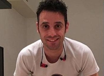 VDV chay 61 km trong nha de tuyen truyen chong dich hinh anh