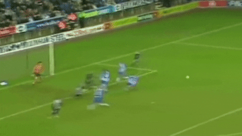 Cu sut manh nhat lich su bong da co toc do 266km/h hinh anh