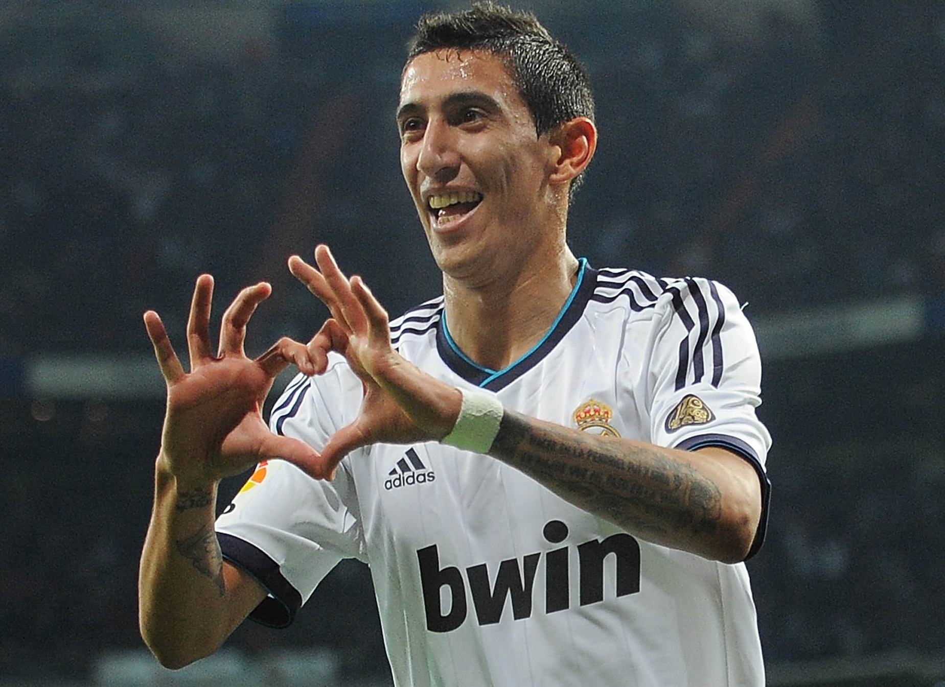 Di Maria tiet lo khoanh khac xe buc thu cua Real Madrid hinh anh