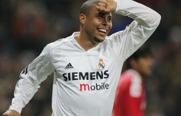 Ronaldo 'beo' va ban thang may man trong su nghiep hinh anh