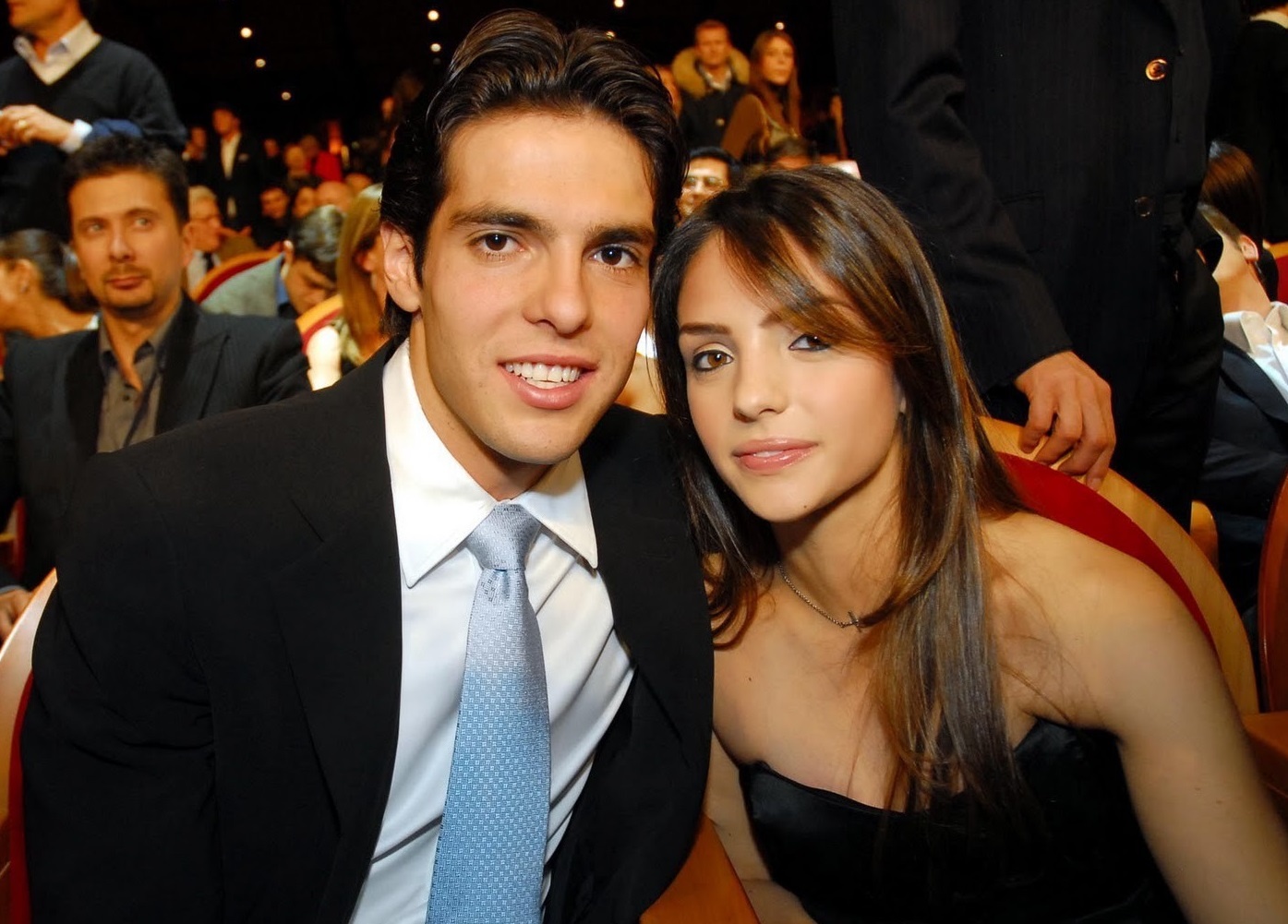 Tien ve Kaka - tu hon nhan tan vo den tinh moi kem 12 tuoi hinh anh