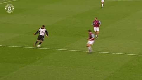 5 lan David Beckham lop bong ghi ban hinh anh