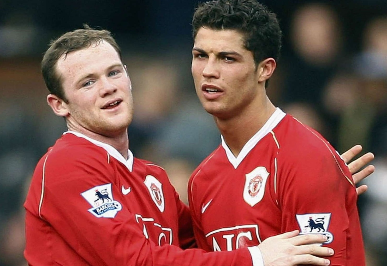 Phan ung cua Rooney khi Ronaldo sap den Man City hinh anh