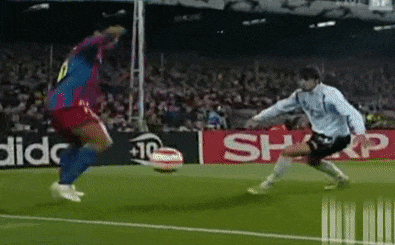 Ronaldinho va Ronaldo 'beo', ai la vua cua tuyet ky Elastico? hinh anh