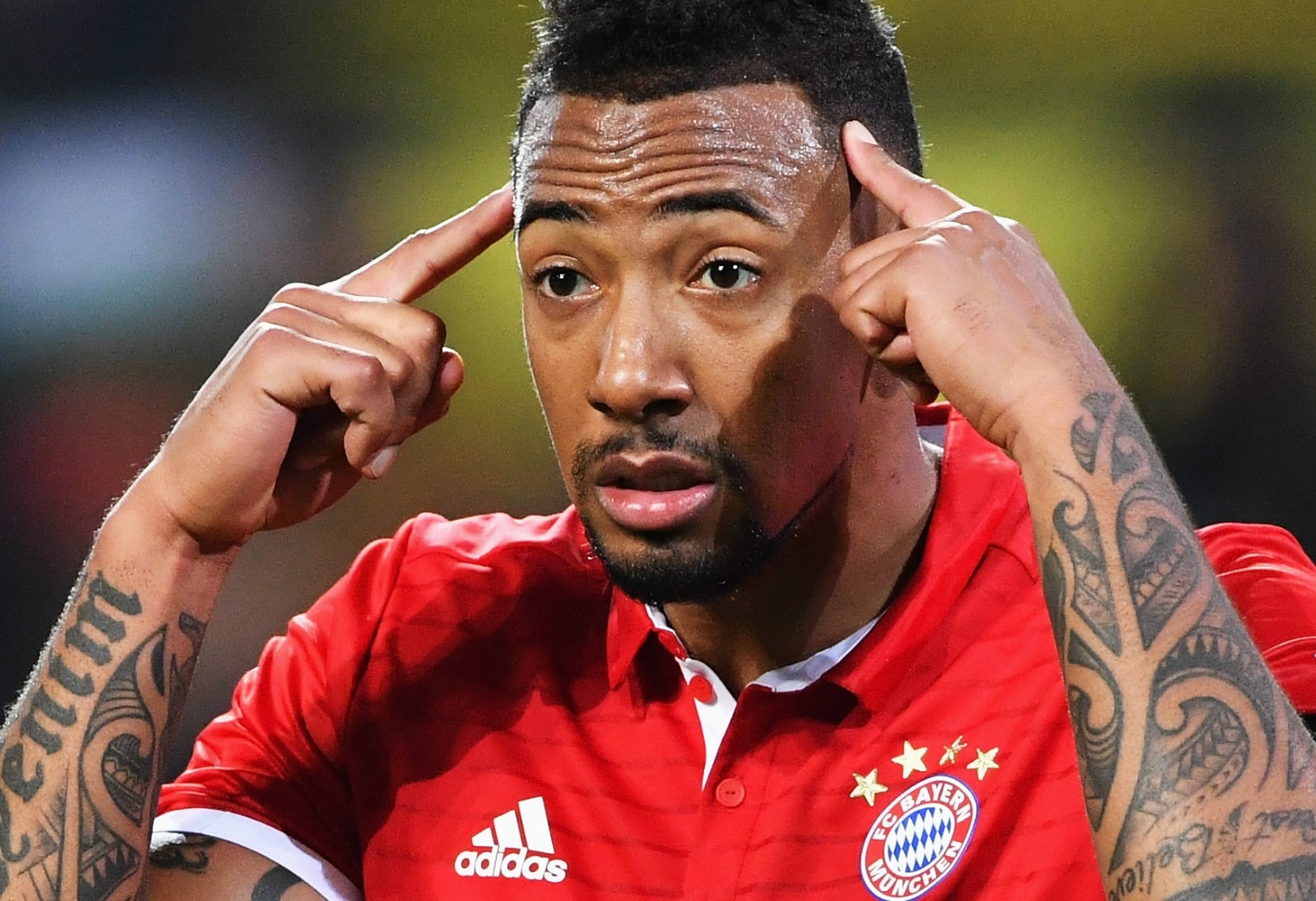 Ngay Messi bien Boateng thanh ga he bang cu ngoat bong hinh anh