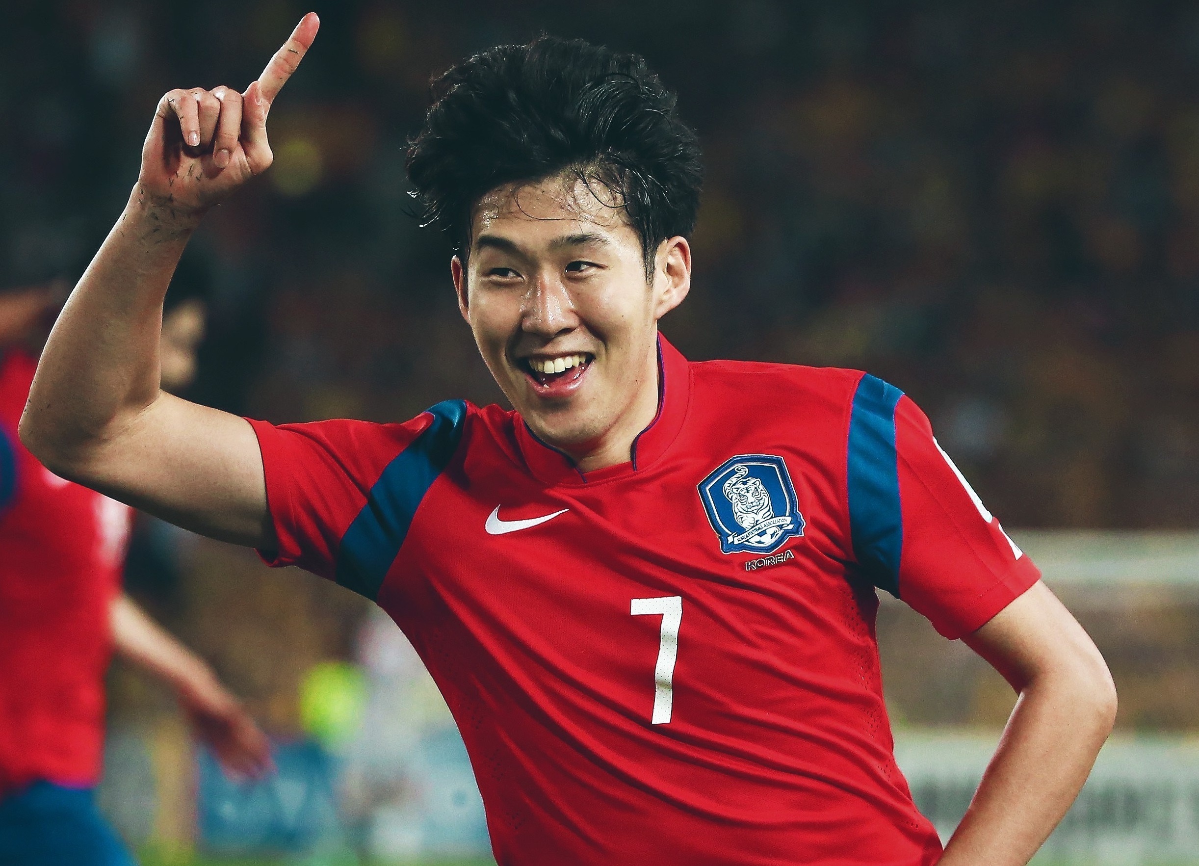 Son Heung-min dan bong 60 m va ghi ban thoi chua noi tieng hinh anh