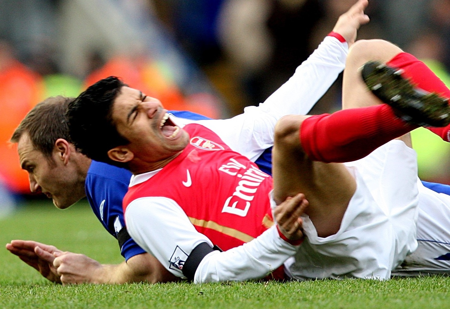 Pha gay chan lam huy hoai su nghiep cua cuu sao Arsenal hinh anh