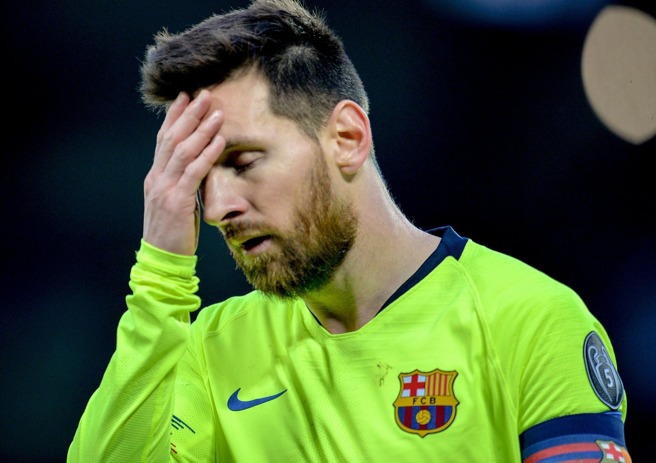 'Messi o top dau, nhung Maradona la the gioi khac' hinh anh