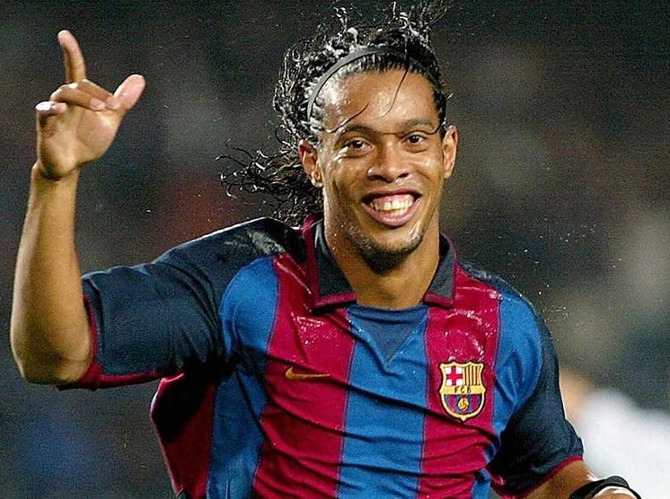 Vu Ronaldinho lat keo voi Man United duoc tiet lo hinh anh