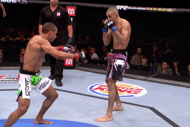 2 pha knock-out man nhan bang don moc chan 360 do hinh anh