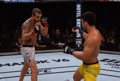 Pha knock-out khien doi thu tuyen bo giai nghe hinh anh