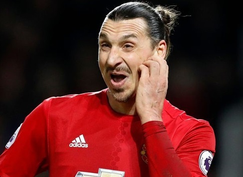 Ronaldo khong co vi tri o doi hinh trong mo cua Ibrahimovic hinh anh