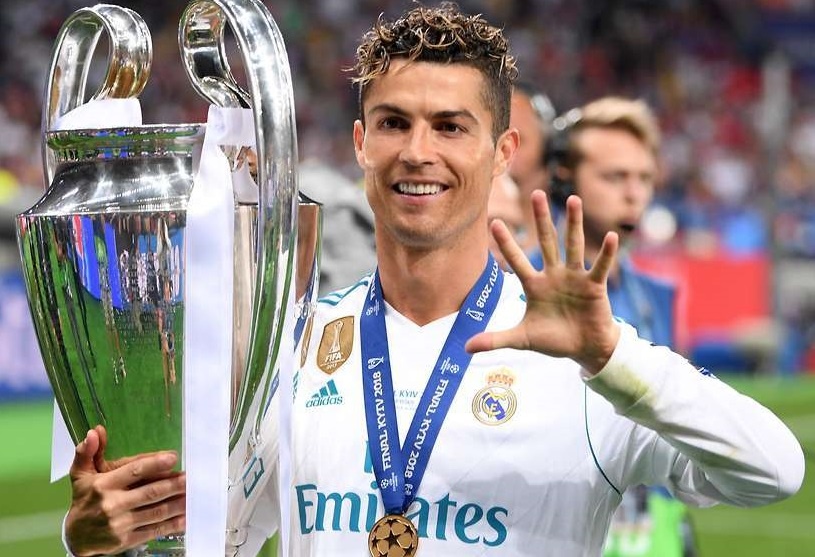 Ronaldo noi gi voi dong doi o MU truoc khi sang Real? hinh anh