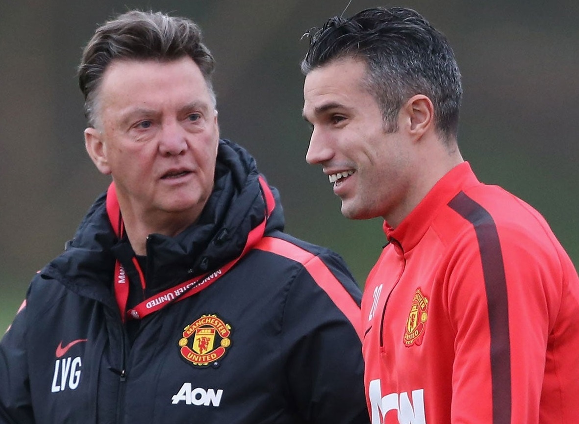 Van Persie ke lai khoanh khac bi HLV Van Gaal bat tai hinh anh