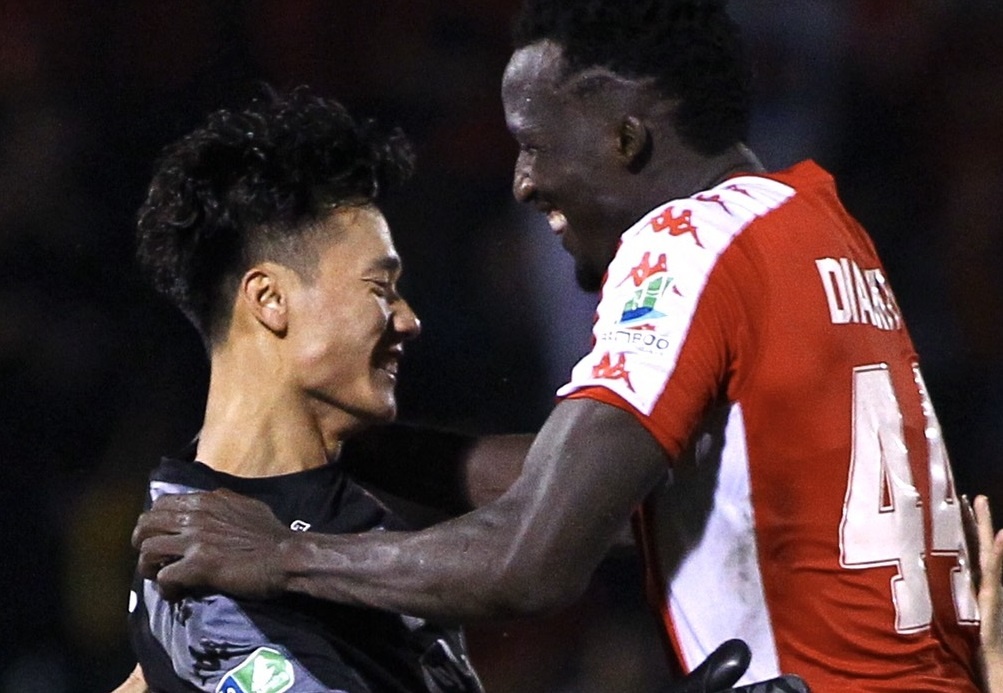 Bui Tien Dung duoc CDV ca ngoi sau man bat luan luu xuat sac hinh anh