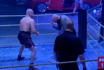 Pha knock-out khien doi thu nga mat kiem soat hinh anh