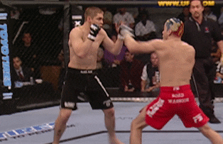 Pha knock-out sau 6 giay bang cu dam truc dien hinh anh