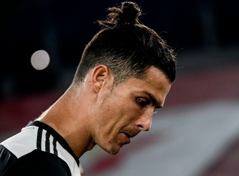 Ronaldo hut hang sau that bai cua Juventus hinh anh