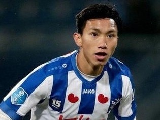 Van Hau tap bai la cung dong doi o SC Heerenveen hinh anh