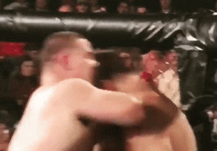 Pha knock-out khien vo si guc nga trong tu the hiem thay hinh anh