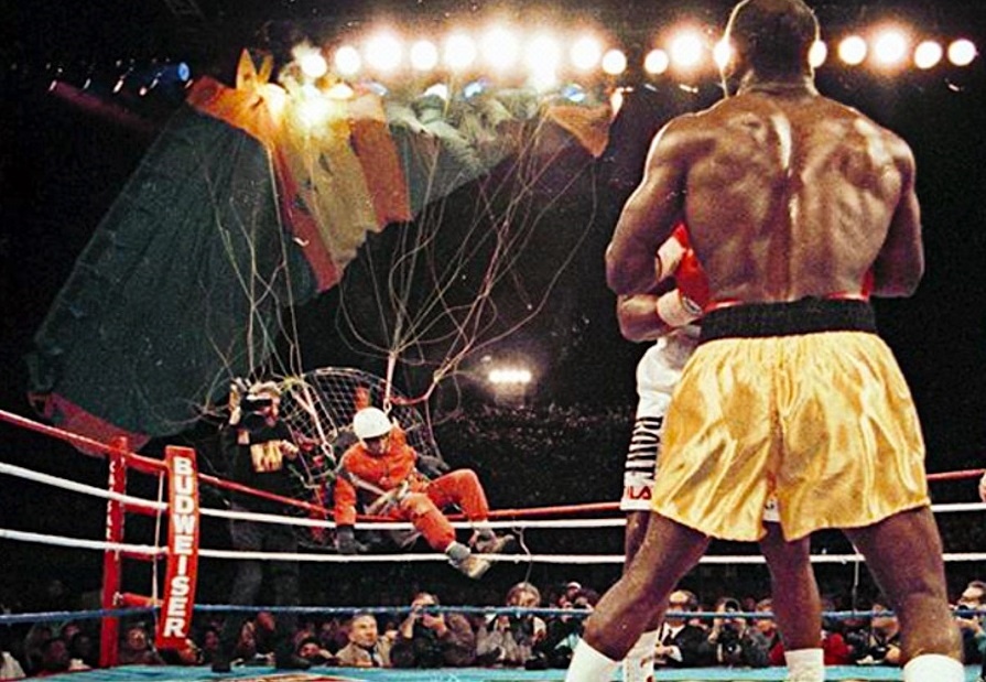 VDV nhay du bi danh bat tinh vi dap nham xuong san vo hinh anh