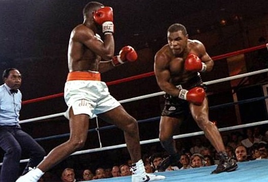 Vo si hiem hoi chiu duoc 2 cu dam cua Mike Tyson hinh anh