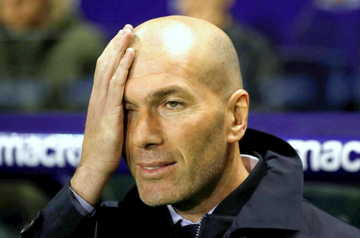 HLV Zidane noi bong gio ve tuong lai o Real Madrid hinh anh