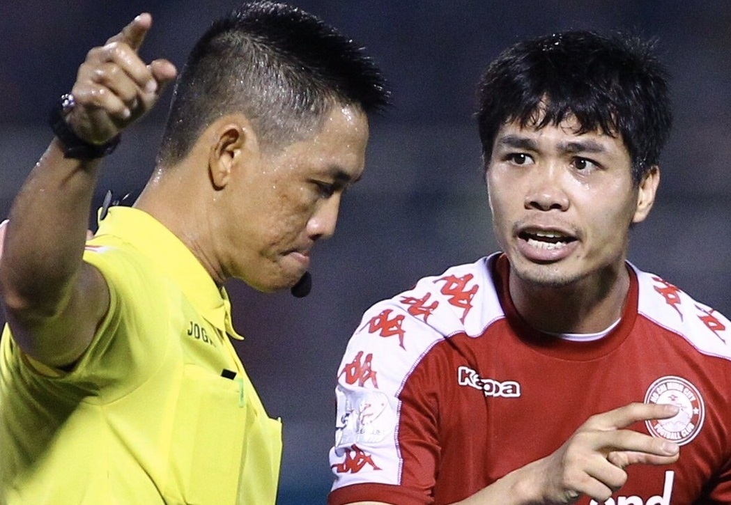 HLV doi TP.HCM: 'O tren san, trong tai co lam viec khong?' hinh anh