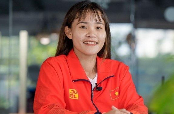 Chuong Thi Kieu vo oa trong ngay tai xuat san co hinh anh