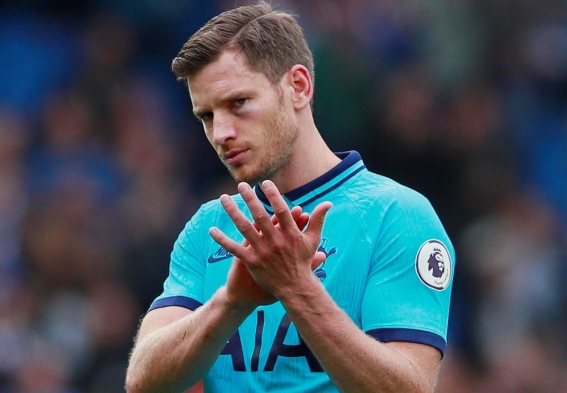 Tottenham cung luc chia tay 2 ngoi sao hinh anh