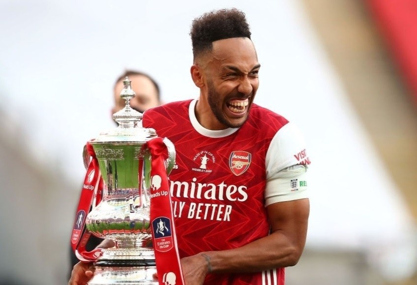 Aubameyang lam roi cup FA vi phut dang tri hinh anh