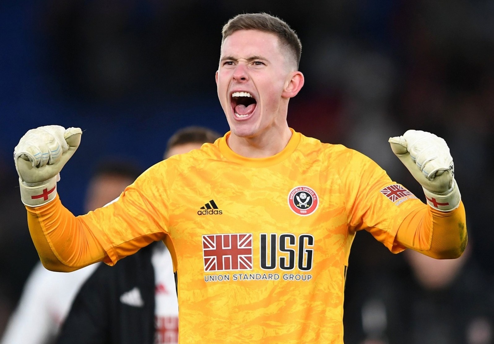 MU san sang tang luong gap 5 lan cho Dean Henderson hinh anh