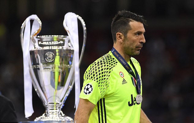 Buffon bi che gieu khi PSG vao chung ket Champions League hinh anh