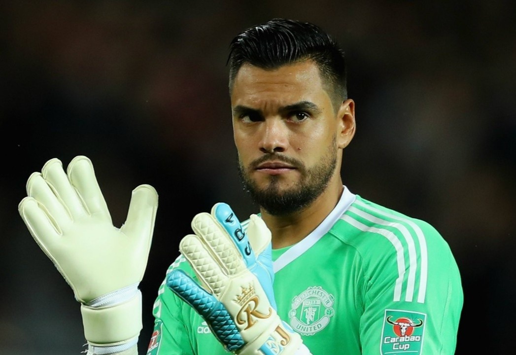 Romero dem nguoc ngay roi MU hinh anh