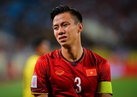 Tu vu vi pham cua Que Ngoc Hai den nen bong da chuyen nghiep hinh anh