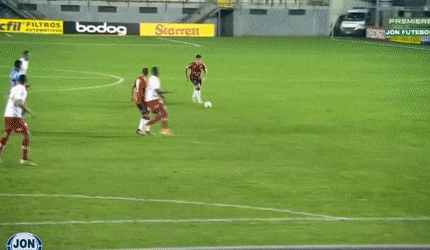 Ghi ban tu khoang cach hon 30 m hinh anh