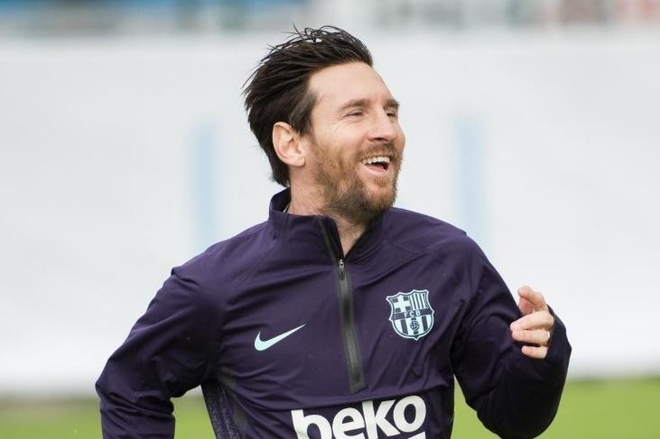 Lanh dao Barca hanh phuc vi Messi hinh anh