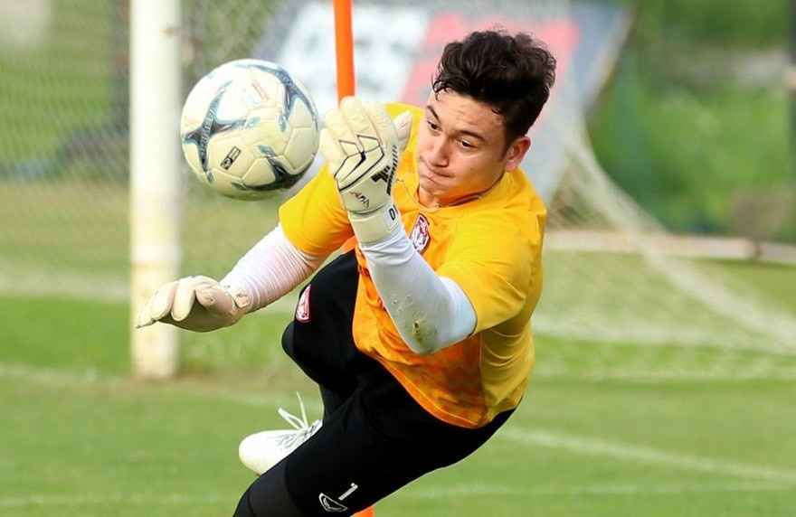 Van Lam tap phan xa truoc ngay tai xuat o Thai League hinh anh