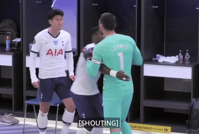 Son, Lloris tung cai nhau trong phong thay do hinh anh