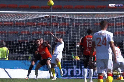 Pha nga nguoi ghi ban dep mat o Phap hinh anh