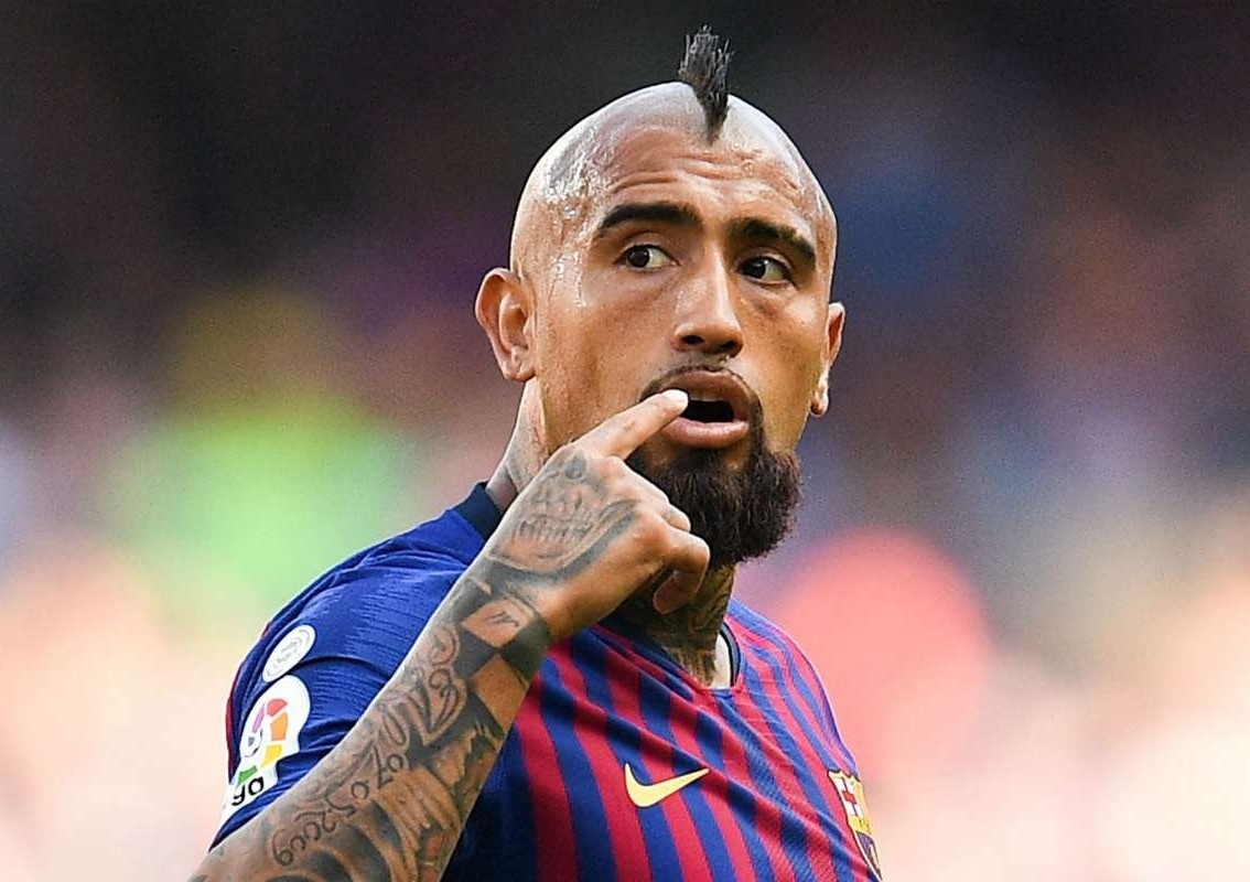 Tien ve Vidal don do roi Barca hinh anh