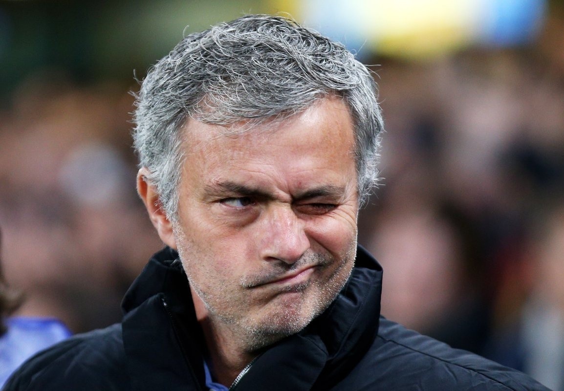 Jose Mourinho tut hau vi khong chiu thay doi hinh anh