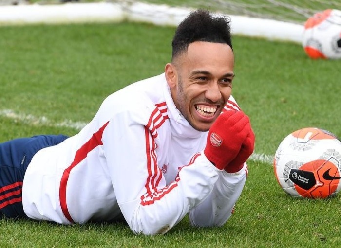 Aubameyang the hien ky thuat tren san tap Arsenal hinh anh