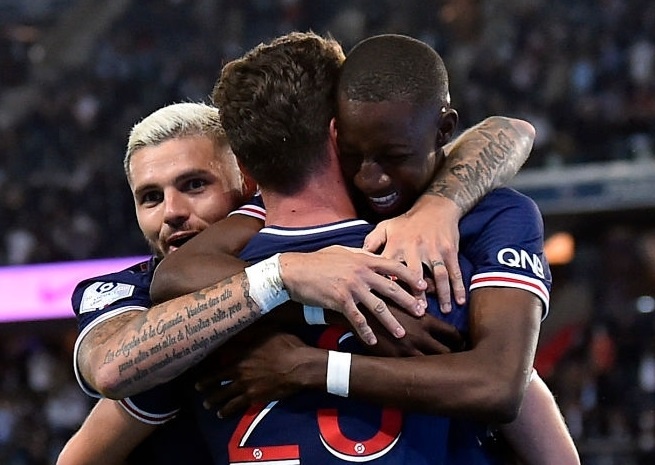 PSG thang tran dau tien mua nay hinh anh