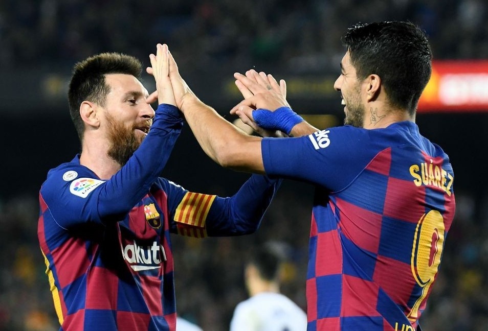 Messi va Pique tam biet Luis Suarez hinh anh