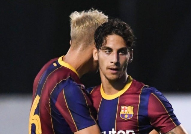 Sao tre Barca lop bong ghi ban o goc hep hinh anh