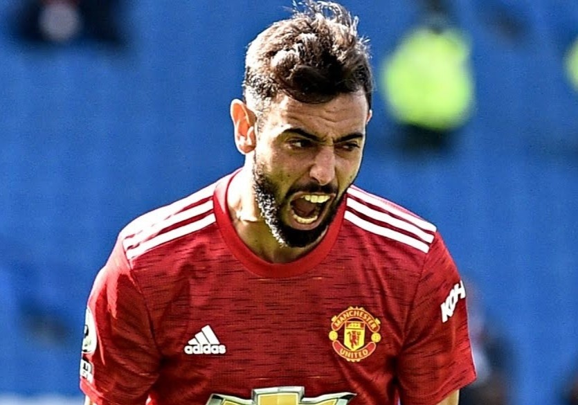 Ly do MU duoc huong penalty sau tieng coi ket thuc tran dau hinh anh